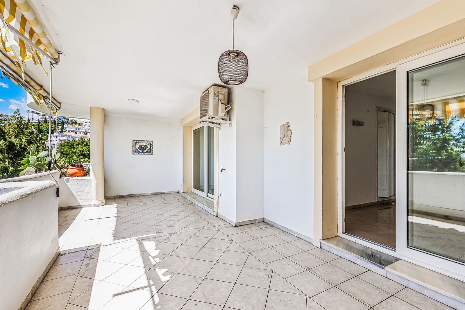 2 slaapkamer Appartement te koop in Calahonda met zwembad garage - € 265.000 (Ref: 9854976)