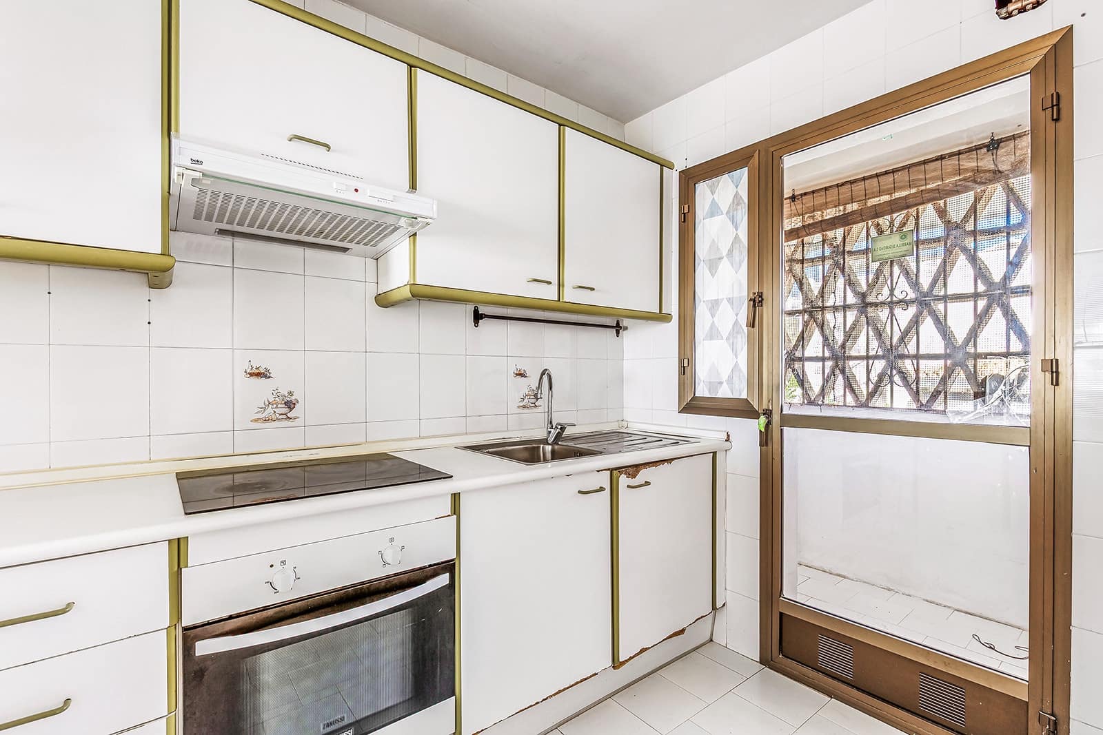 2 slaapkamer Appartement te koop in Calahonda met zwembad garage - € 265.000 (Ref: 9854976)