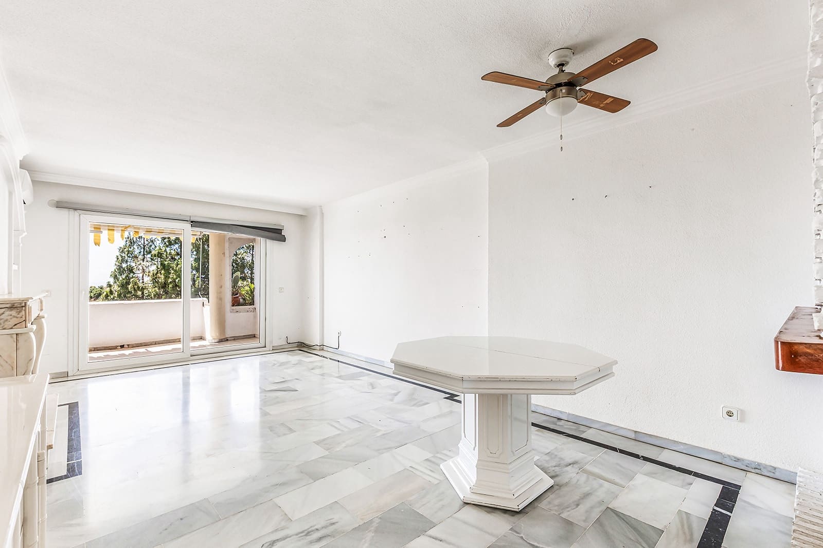 2 slaapkamer Appartement te koop in Calahonda met zwembad garage - € 265.000 (Ref: 9854976)