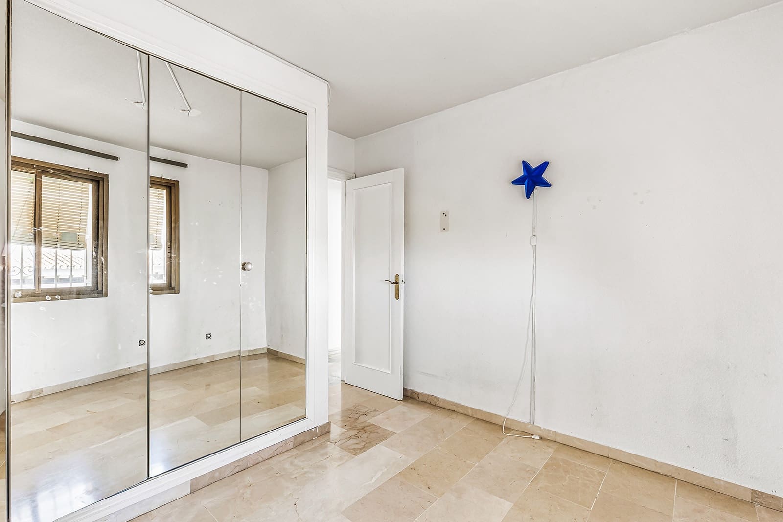 2 slaapkamer Appartement te koop in Calahonda met zwembad garage - € 265.000 (Ref: 9854976)