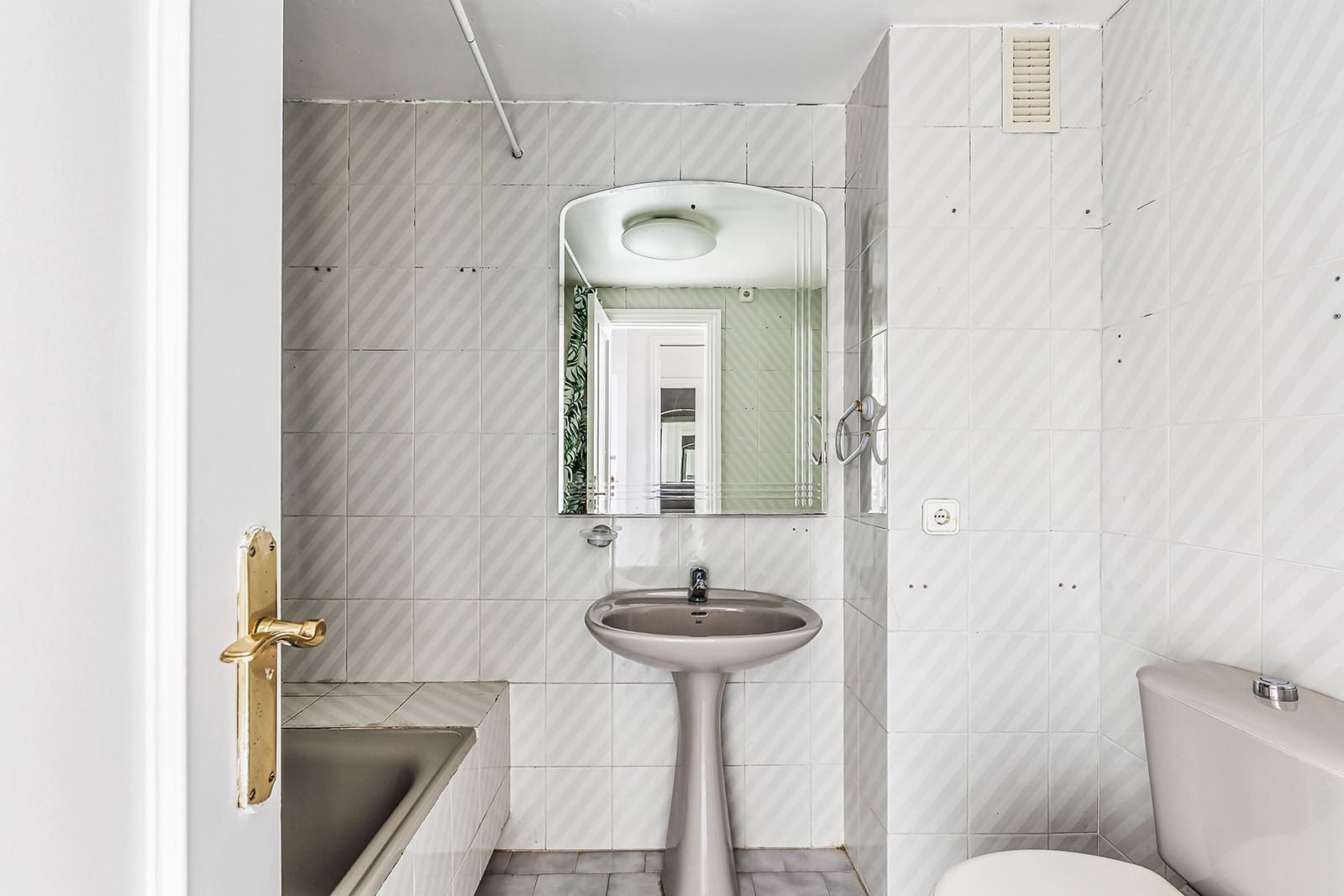 2 slaapkamer Appartement te koop in Calahonda met zwembad garage - € 265.000 (Ref: 9854976)