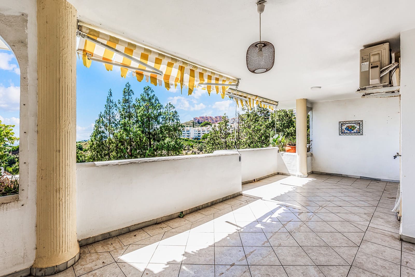 2 slaapkamer Appartement te koop in Calahonda met zwembad garage - € 265.000 (Ref: 9854976)