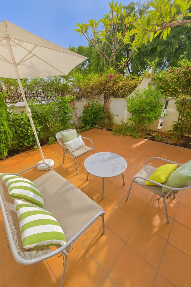 2 bedroom Apartment for sale in Marbella with pool garage - € 570,000 (Ref: 9854977)