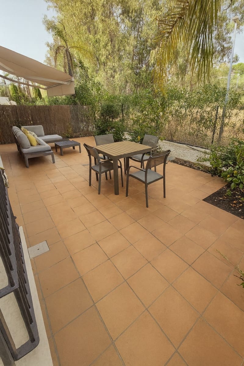 2 bedroom Apartment for sale in Marbella with pool garage - € 570,000 (Ref: 9854977)