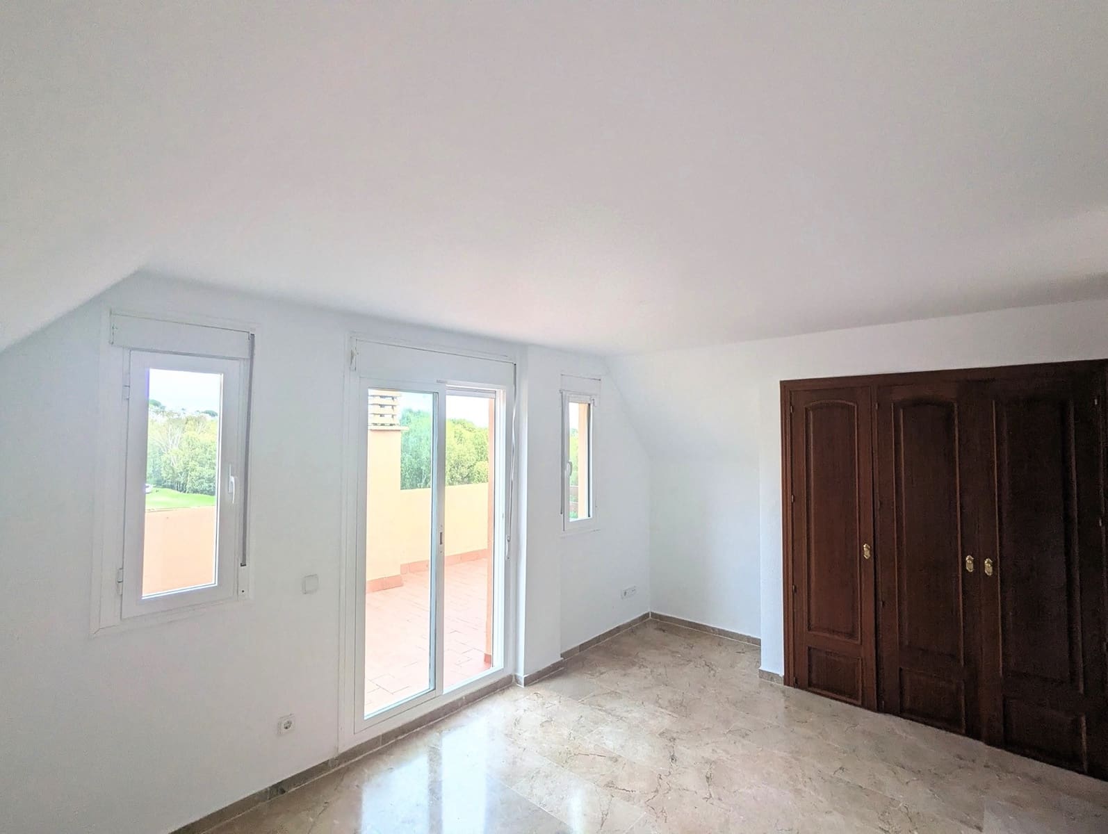 3 bedroom Penthouse for sale in Bahia de Casares with pool garage - € 418,000 (Ref: 9854978)