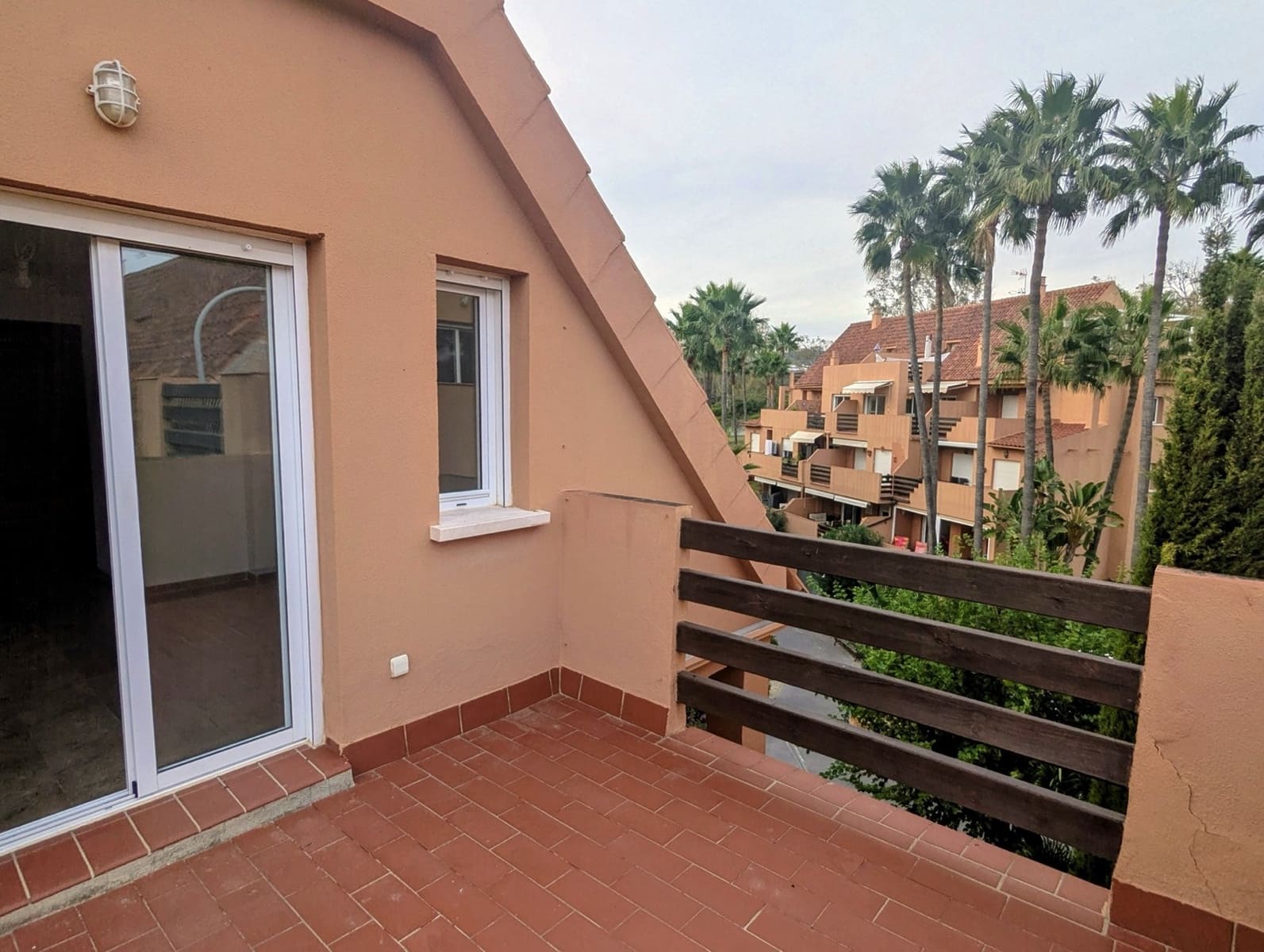 3 bedroom Penthouse for sale in Bahia de Casares with pool garage - € 418,000 (Ref: 9854978)