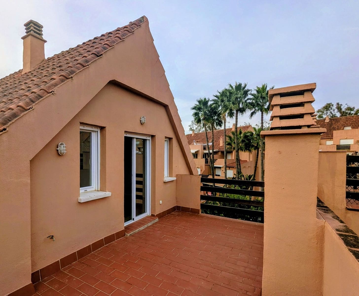 3 bedroom Penthouse for sale in Bahia de Casares with pool garage - € 418,000 (Ref: 9854978)