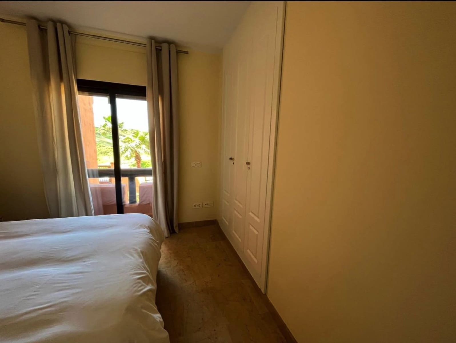 2 sovrum Lägenhet till salu i Manilva med pool garage - 325 000 € (Ref: 9854979)