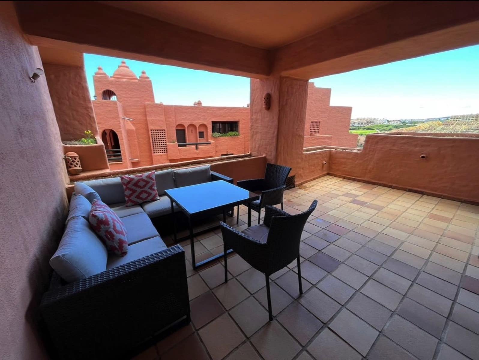 2 bedroom Apartment for sale in Manilva with pool garage - € 281,000 (Ref: 9854979)