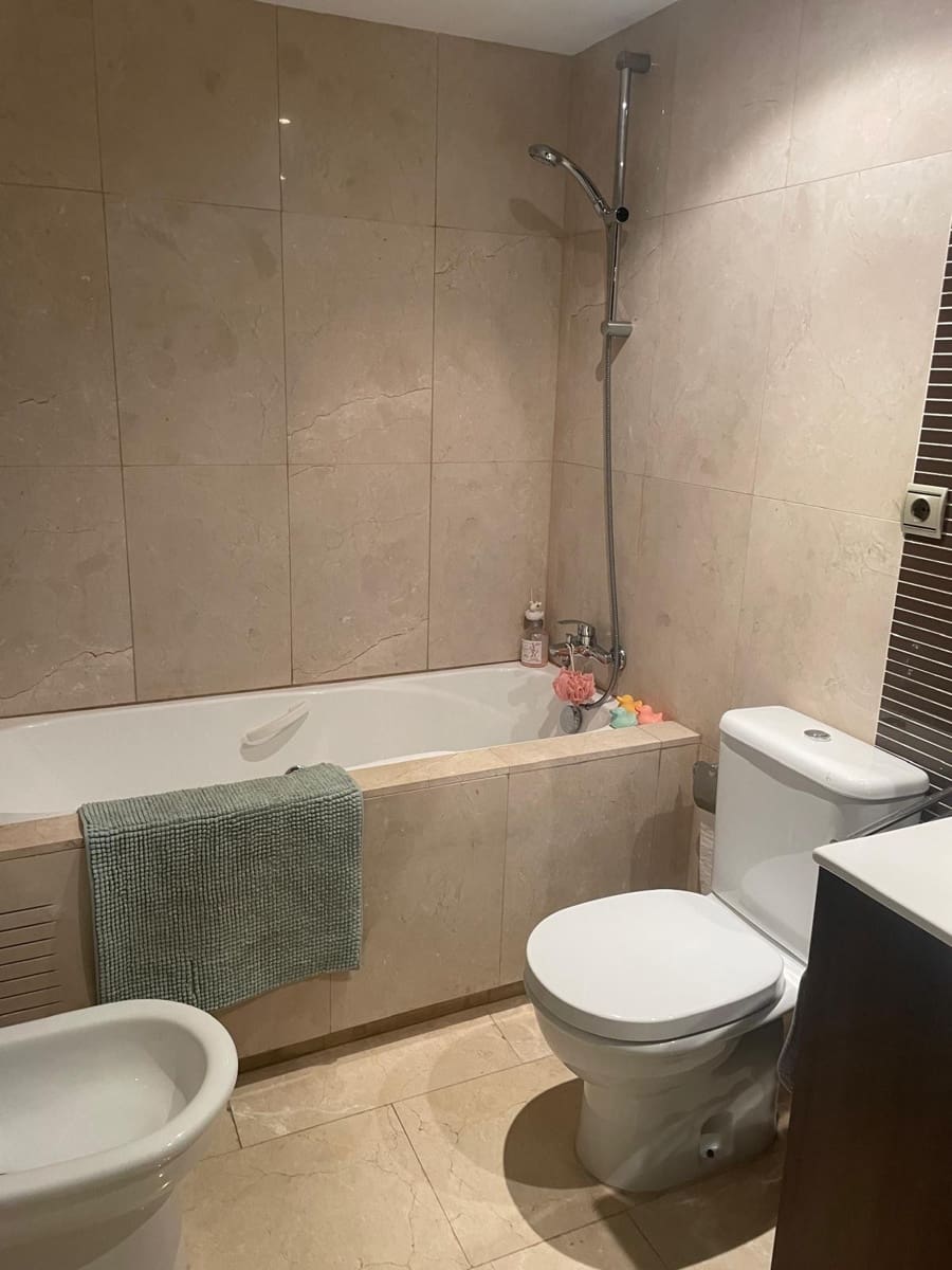 Apartamento de 2 habitaciones en Casares en venta con piscina garaje - 375.000 € (Ref: 9861557)