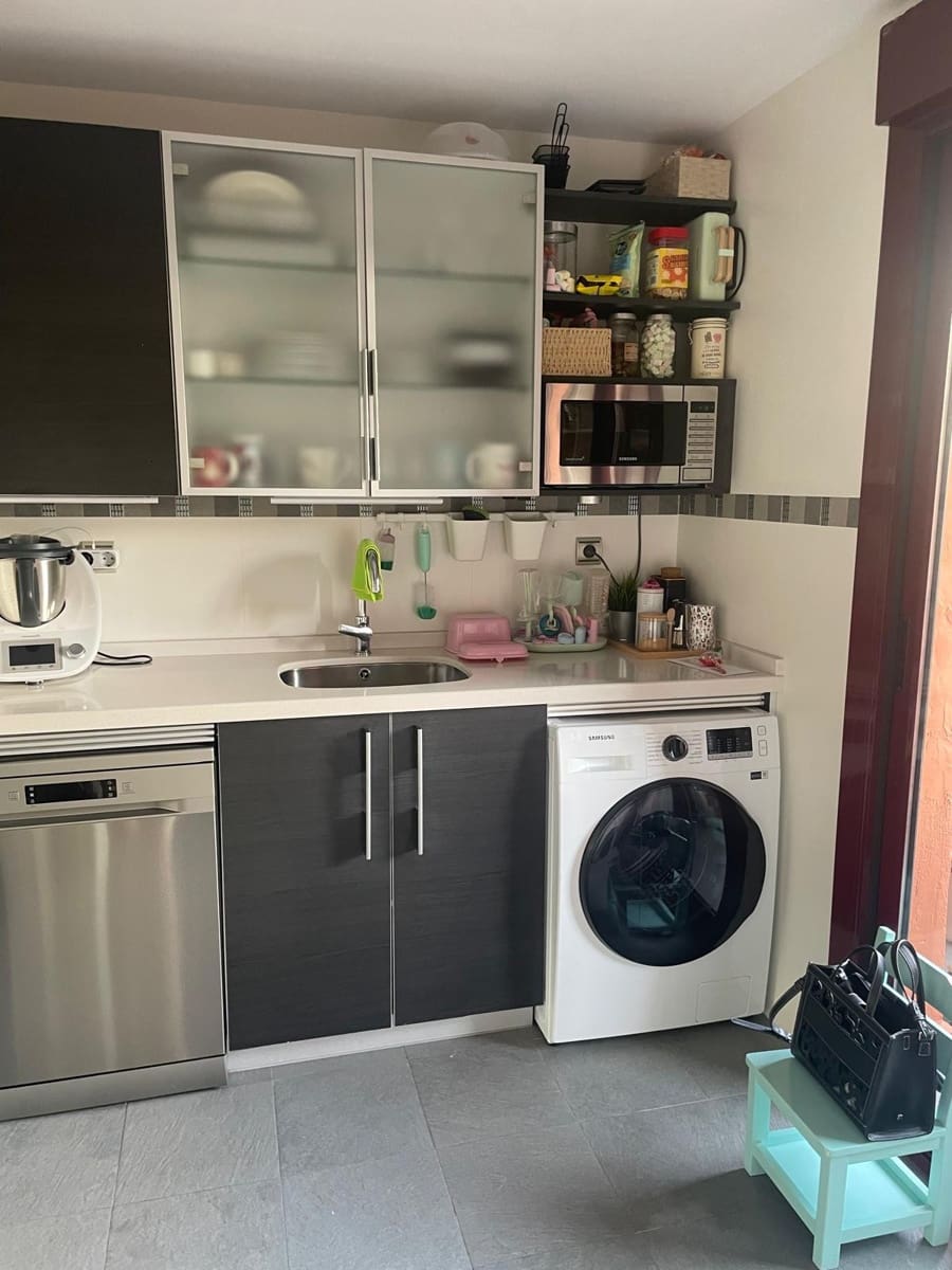 Apartamento de 2 habitaciones en Casares en venta con piscina garaje - 375.000 € (Ref: 9861557)
