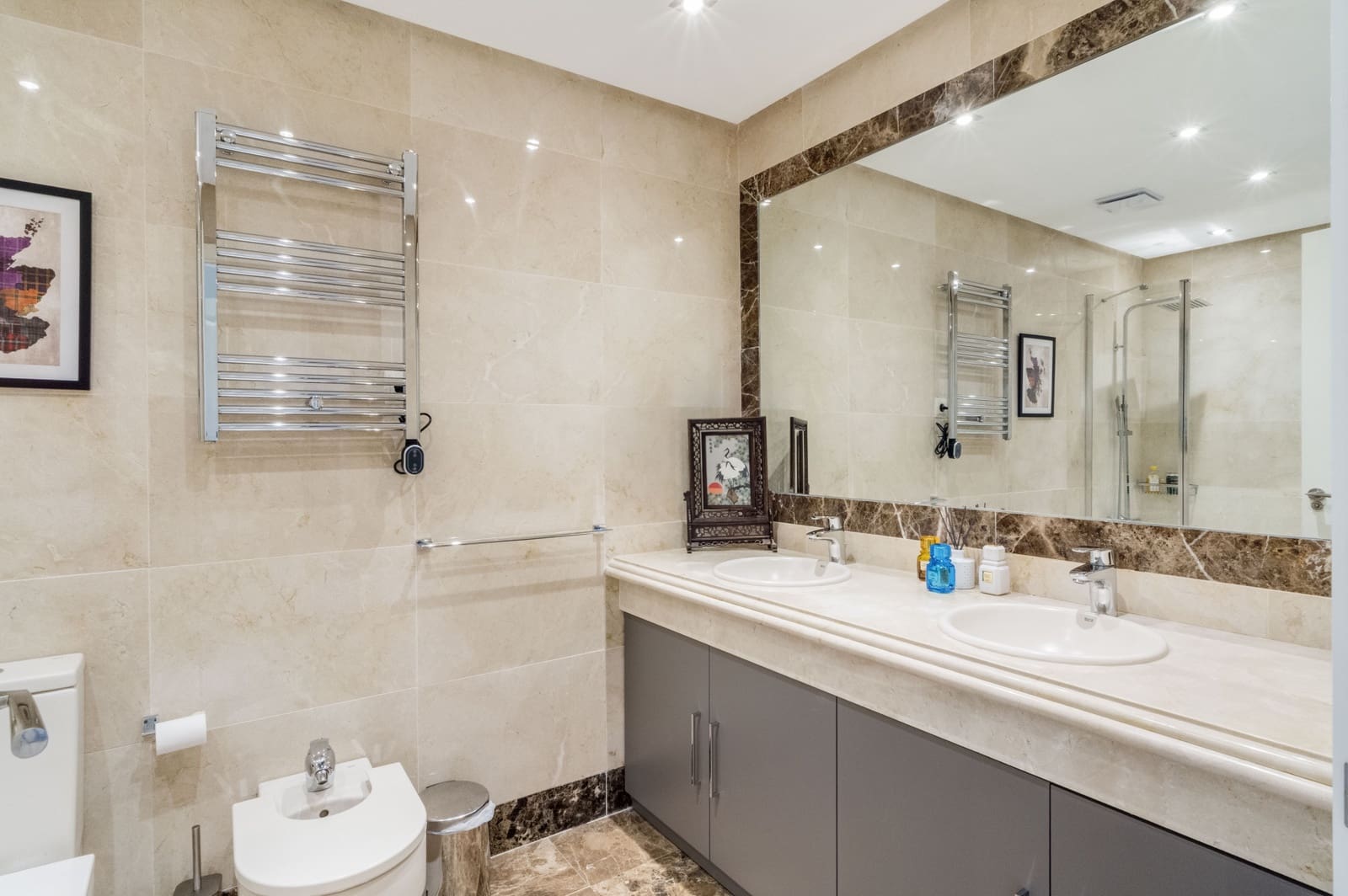 4 soveværelse Semi-Rækkehus til salg i Estepona med garage - € 875.000 (Ref: 9880591)