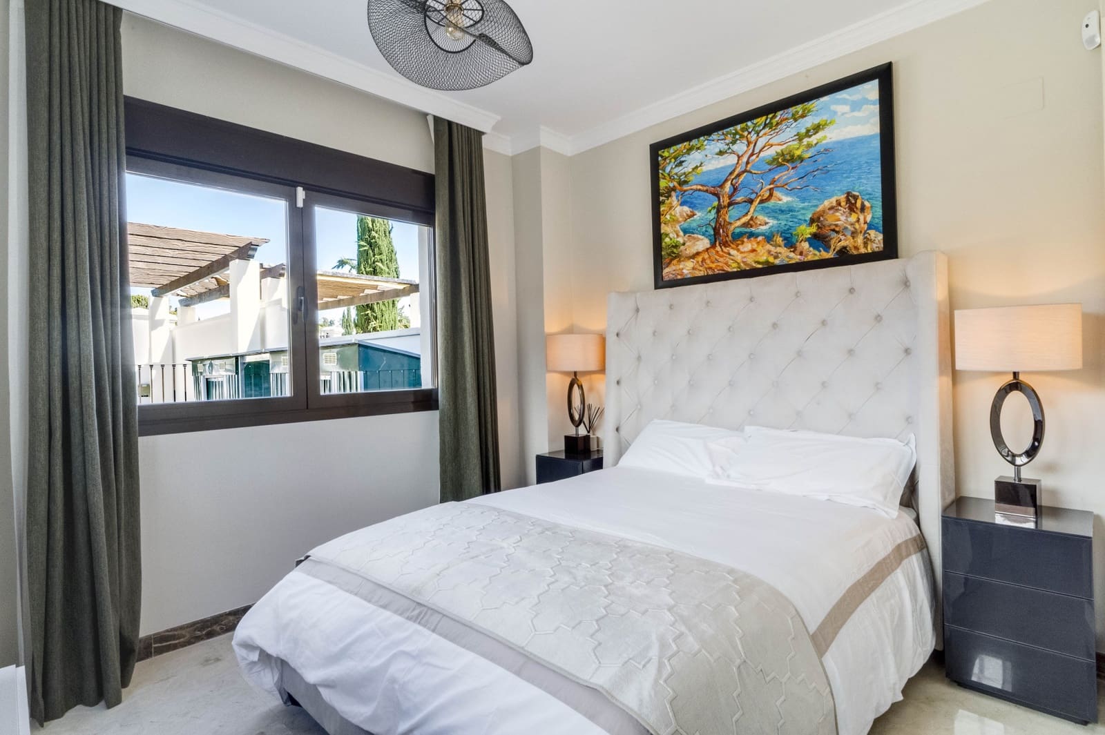 4 soveværelse Semi-Rækkehus til salg i Estepona med garage - € 875.000 (Ref: 9880591)
