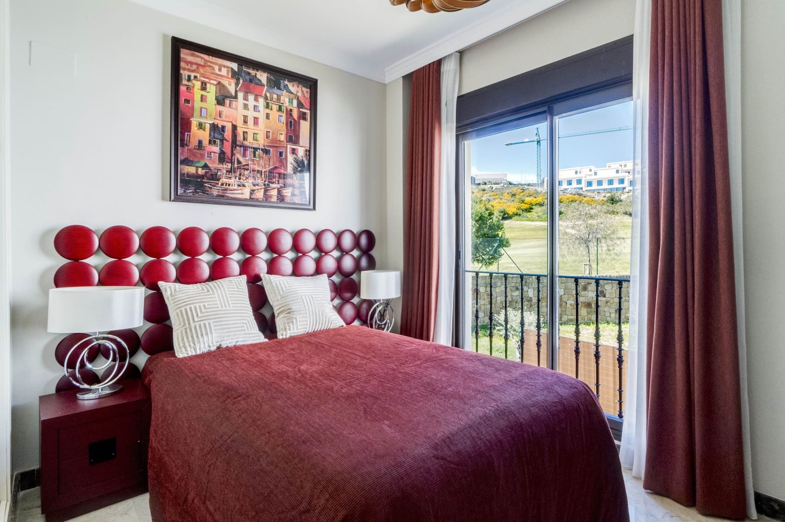 4 soveværelse Semi-Rækkehus til salg i Estepona med garage - € 875.000 (Ref: 9880591)
