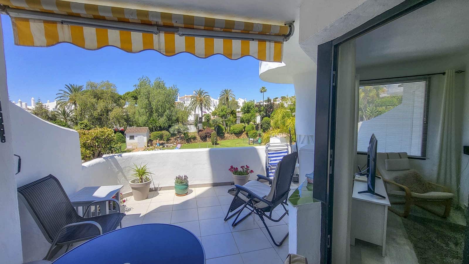 2 quarto Apartamento para venda em Calahonda com piscina - 375 000 € (Ref: 9884027)