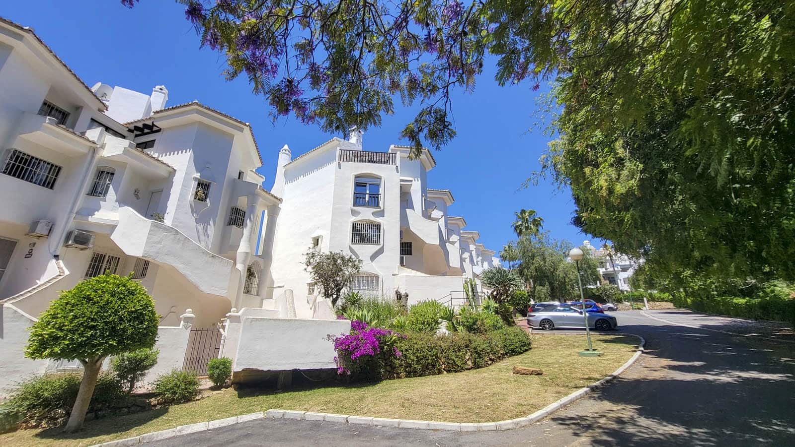 2 quarto Apartamento para venda em Calahonda com piscina - 375 000 € (Ref: 9884027)
