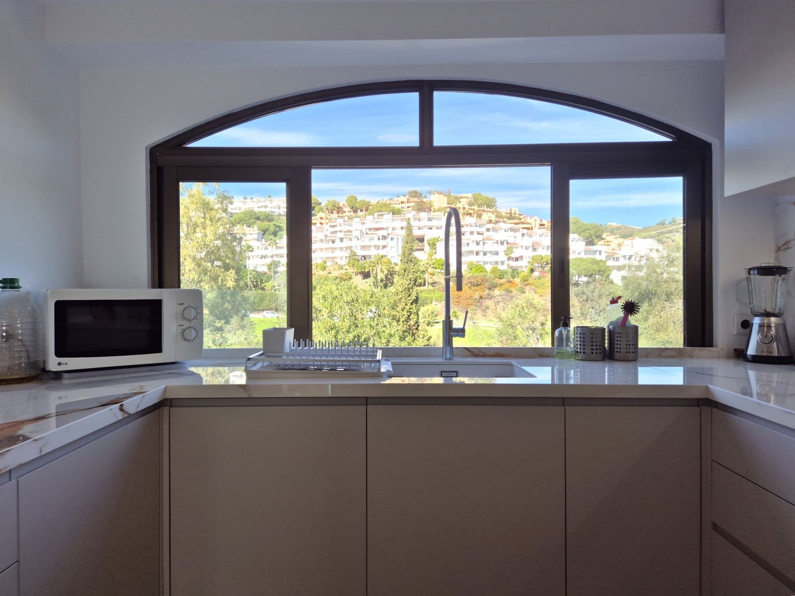 Ático de 3 habitaciones en Calahonda en venta con piscina garaje - 850.000 € (Ref: 9889759)