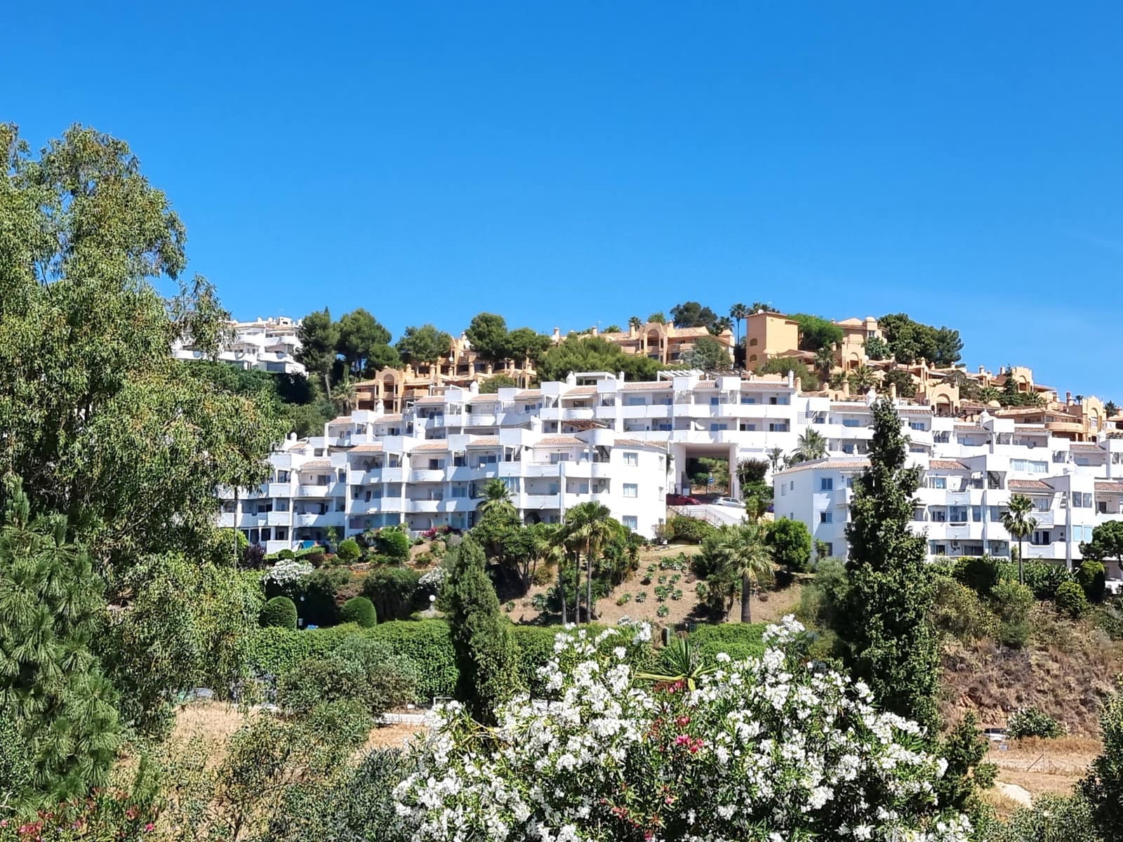 Ático de 3 habitaciones en Calahonda en venta con piscina garaje - 850.000 € (Ref: 9889759)