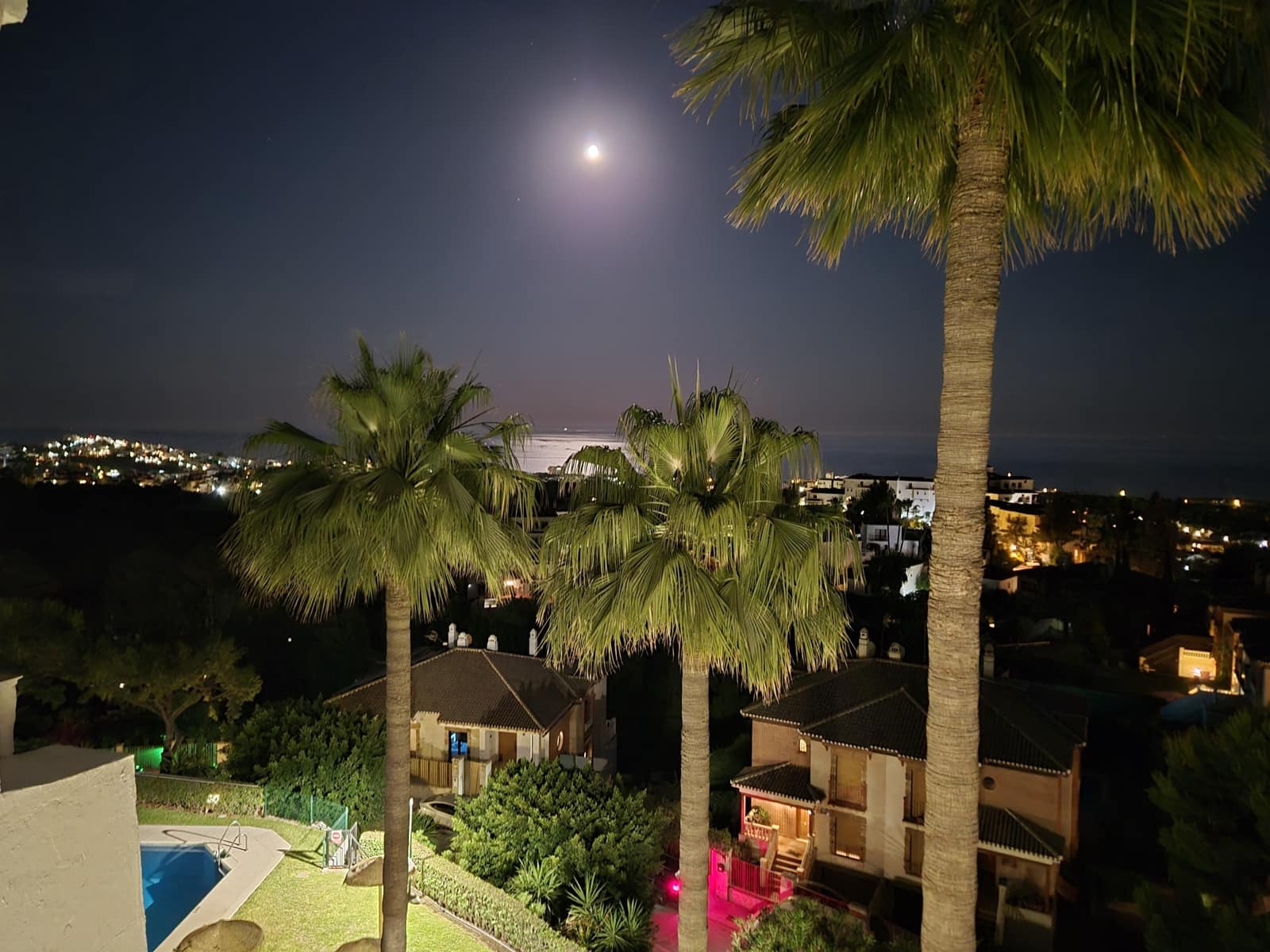 Ático de 3 habitaciones en Calahonda en venta con piscina garaje - 850.000 € (Ref: 9889759)