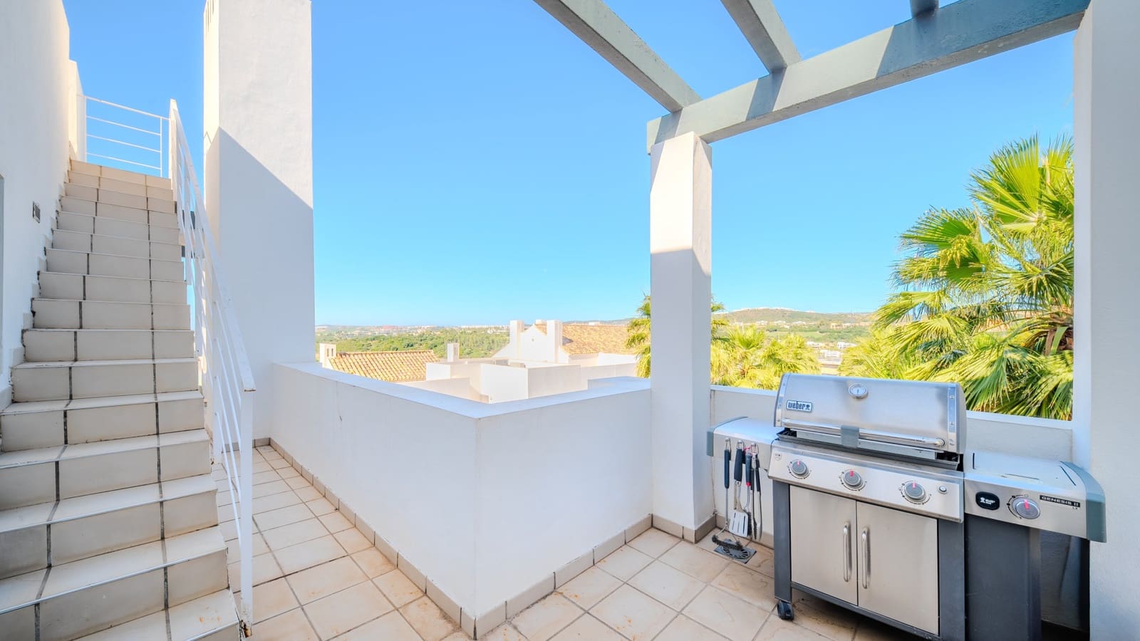 3 chambre Penthouse à vendre à Casares avec piscine garage - 875 000 € (Ref: 9895780)