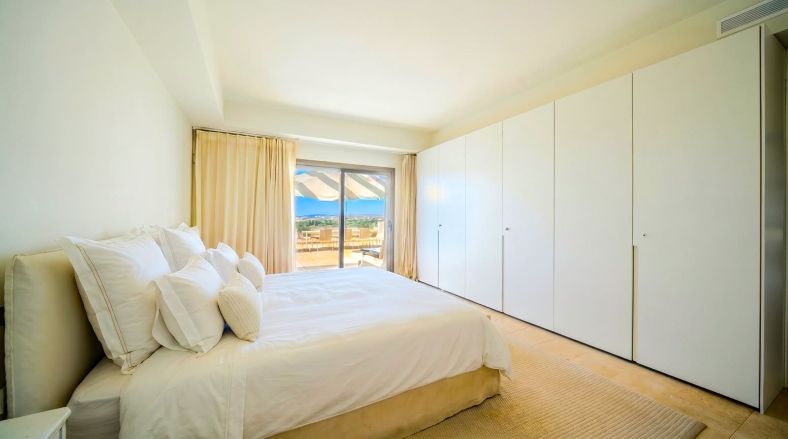 3 chambre Penthouse à vendre à Casares avec piscine garage - 875 000 € (Ref: 9895780)