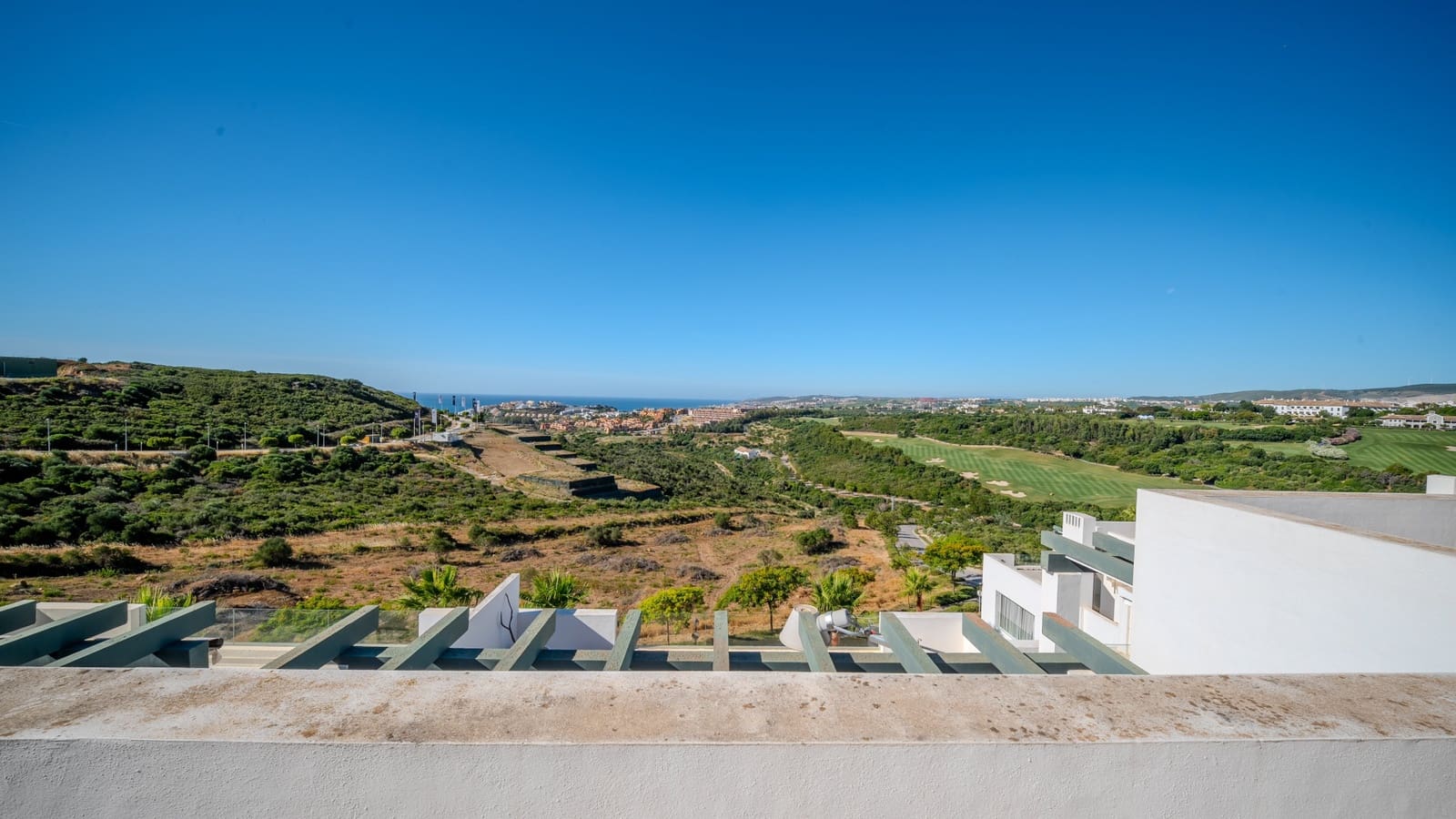 3 chambre Penthouse à vendre à Casares avec piscine garage - 875 000 € (Ref: 9895780)