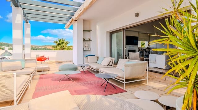 3 chambre Penthouse à vendre à Casares avec piscine garage - 875 000 € (Ref: 9895780)