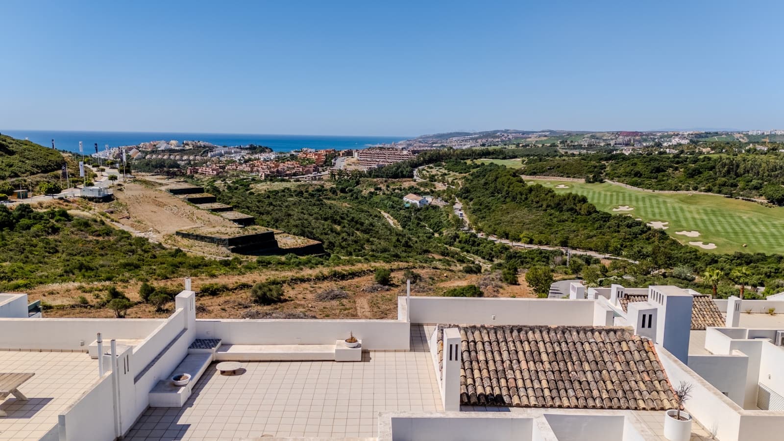 3 chambre Penthouse à vendre à Casares avec piscine garage - 875 000 € (Ref: 9895780)