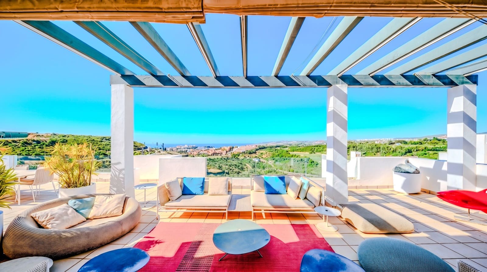 3 chambre Penthouse à vendre à Casares avec piscine garage - 875 000 € (Ref: 9895780)