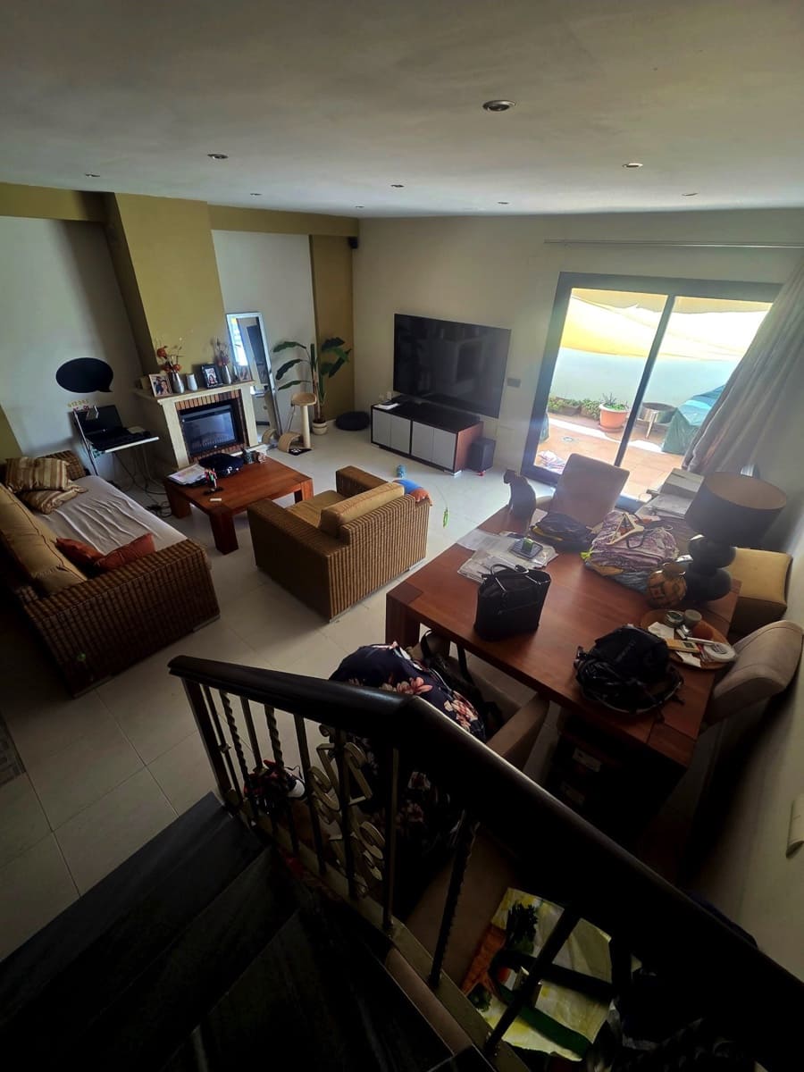 3 soveværelse Semi-Rækkehus til salg i Estepona med garage - € 740.000 (Ref: 9945114)