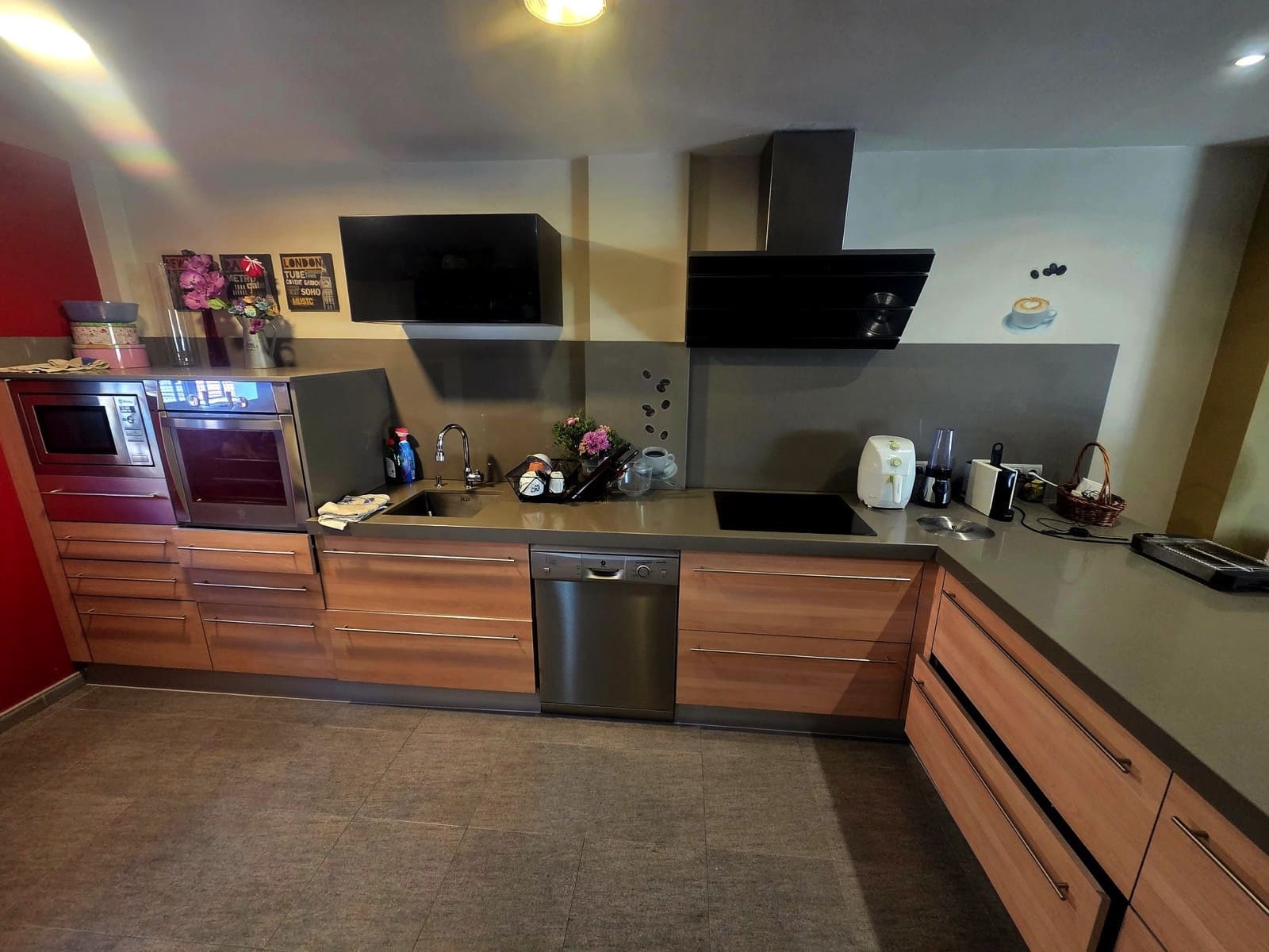 3 soveværelse Semi-Rækkehus til salg i Estepona med garage - € 740.000 (Ref: 9945114)