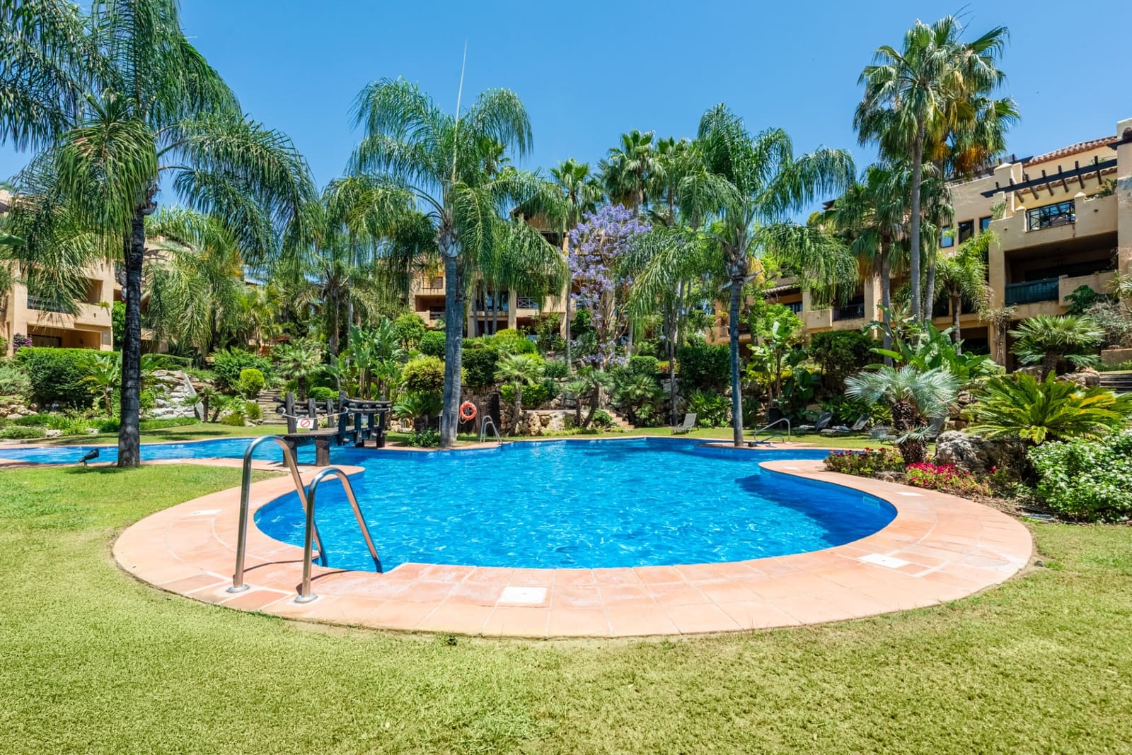 3 soveværelse Penthouse til salg i El Paraiso med swimmingpool garage - € 849.000 (Ref: 9945117)