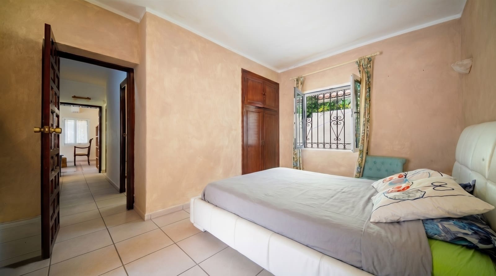 Chalet de 3 habitaciones en Manilva en venta con garaje - 549.000 € (Ref: 9945118)
