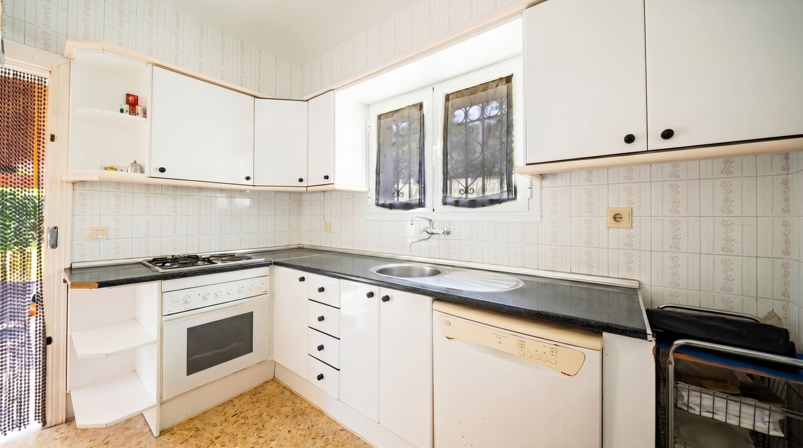 Chalet de 3 habitaciones en Manilva en venta con garaje - 549.000 € (Ref: 9945118)