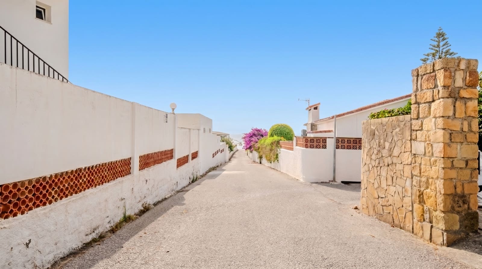 Chalet de 3 habitaciones en Manilva en venta con garaje - 549.000 € (Ref: 9945118)