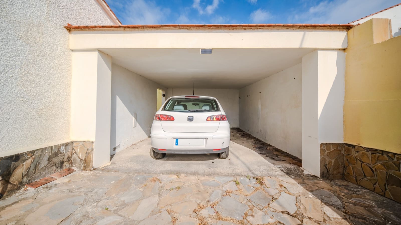 Chalet de 3 habitaciones en Manilva en venta con garaje - 549.000 € (Ref: 9945118)