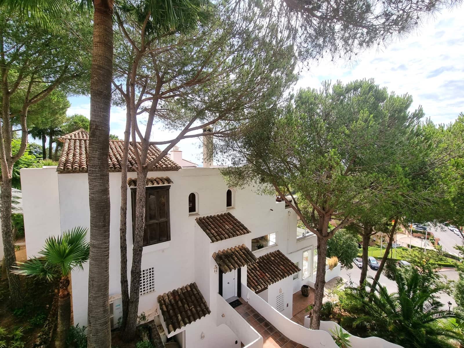 3 bedroom Apartment for sale in Marbella with pool garage - € 495,000 (Ref: 9951037)