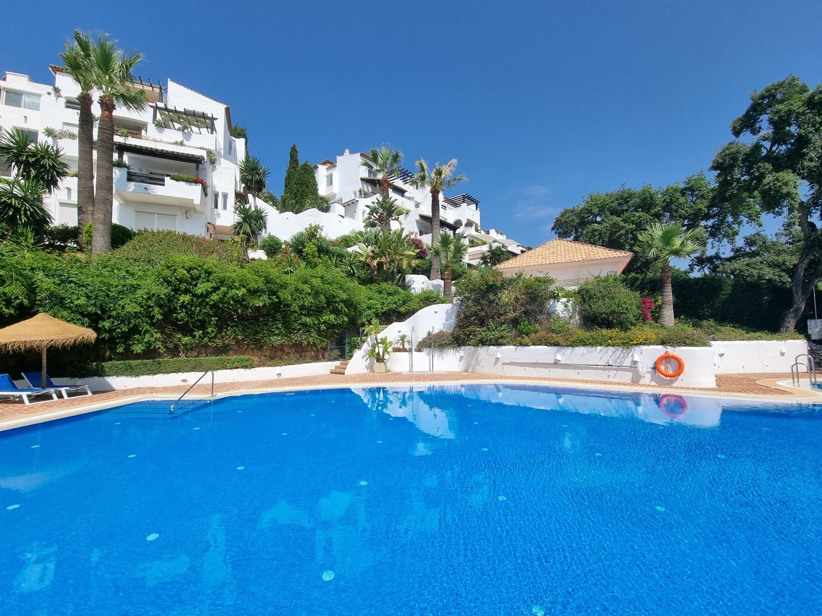 3 bedroom Apartment for sale in Marbella with pool garage - € 495,000 (Ref: 9951037)