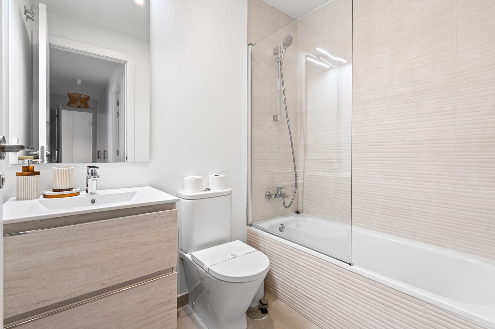 3 bedroom Apartment for sale in Estepona with pool garage - € 540,000 (Ref: 9959208)