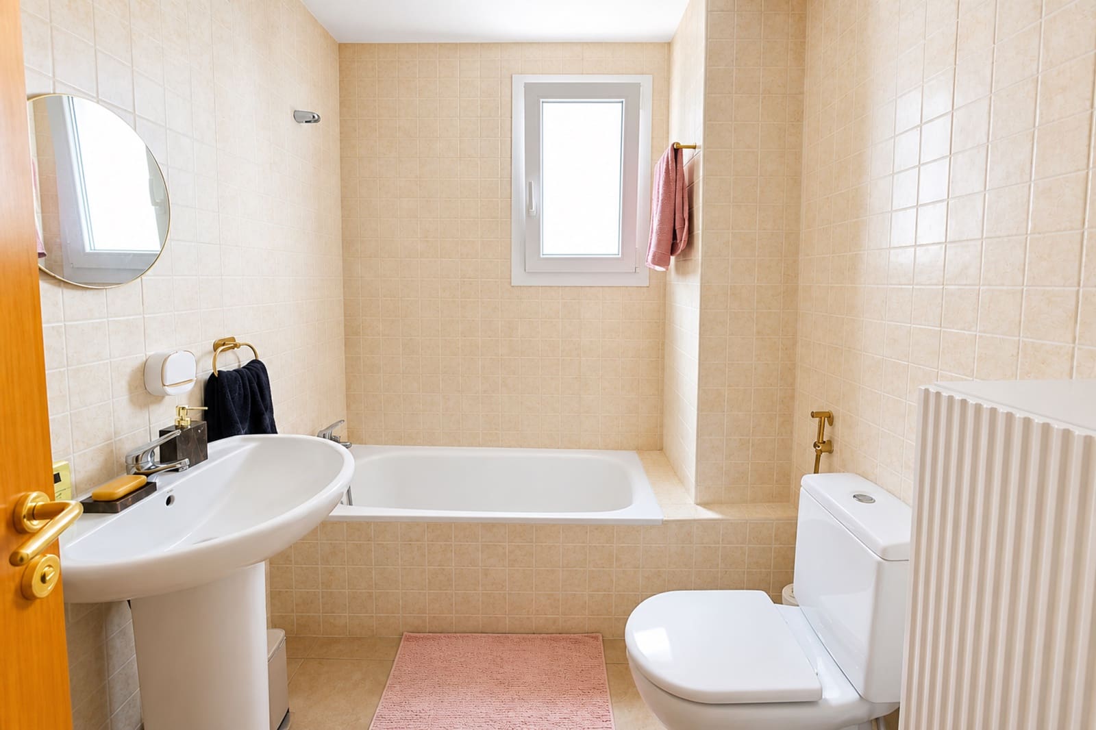6 soveværelse Villa til salg i La Duquesa / Puerto de la Duquesa med swimmingpool garage - € 550.000 (Ref: 9976777)