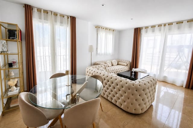 6 soveværelse Villa til salg i La Duquesa / Puerto de la Duquesa, Manilva med swimmingpool garage - € 550.000 (Ref: 9976777)