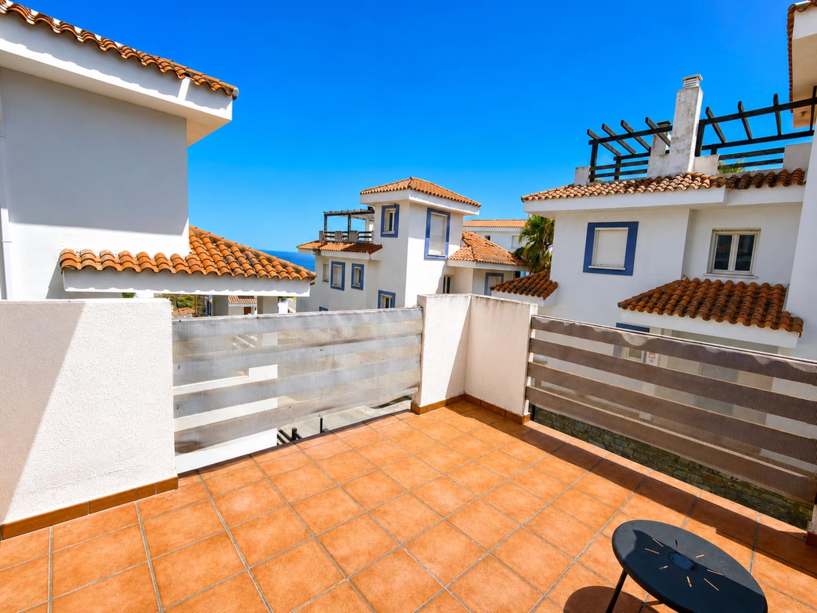 6 soveværelse Villa til salg i La Duquesa / Puerto de la Duquesa med swimmingpool garage - € 550.000 (Ref: 9976777)