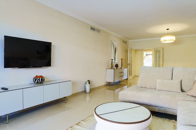 2 slaapkamer Appartement te koop in Marbella met zwembad garage - € 950.000 (Ref: 9978169)