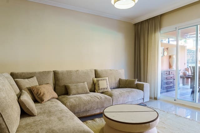 2 slaapkamer Appartement te koop in Marbella met zwembad garage - € 950.000 (Ref: 9978169)