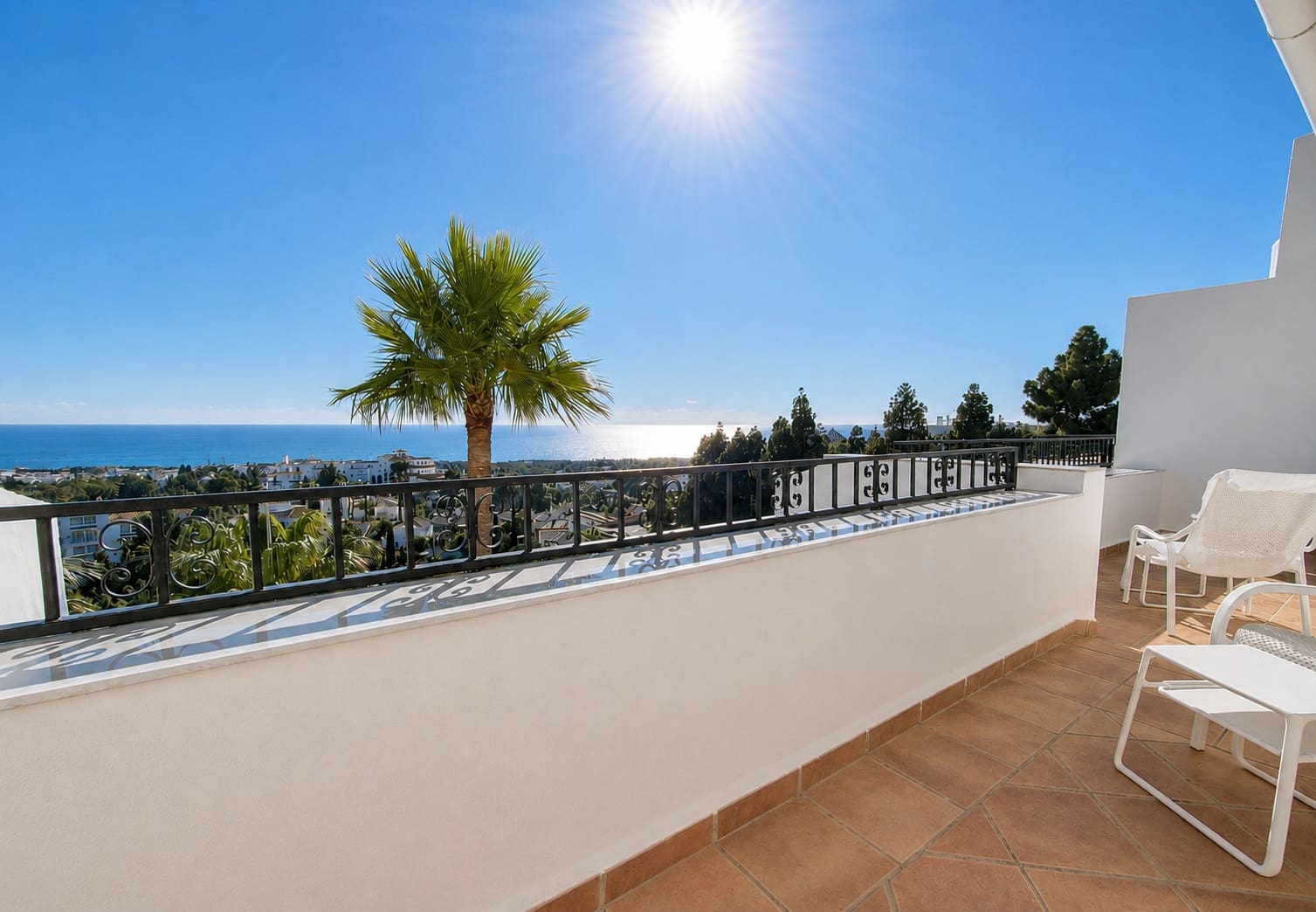3 bedroom Penthouse for sale in Calahonda with pool garage - € 850,000 (Ref: 9978170)