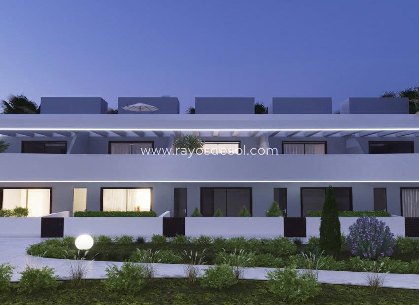 3 makuuhuone Huoneisto myytävänä paikassa El Raso mukana uima-altaan - 464 900 € (Ref: 10014732)