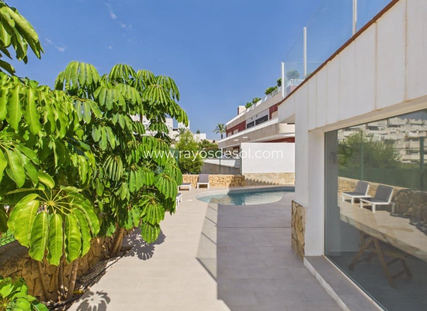 3 soveværelse Villa til salg i Finestrat med swimmingpool - € 800.000 (Ref: 10016584)