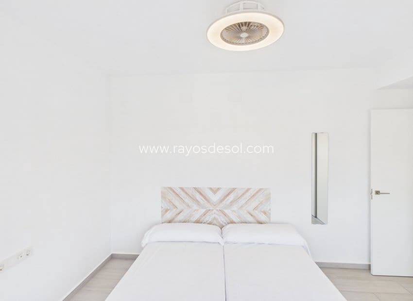 3 soveværelse Villa til salg i Finestrat med swimmingpool - € 800.000 (Ref: 10016584)