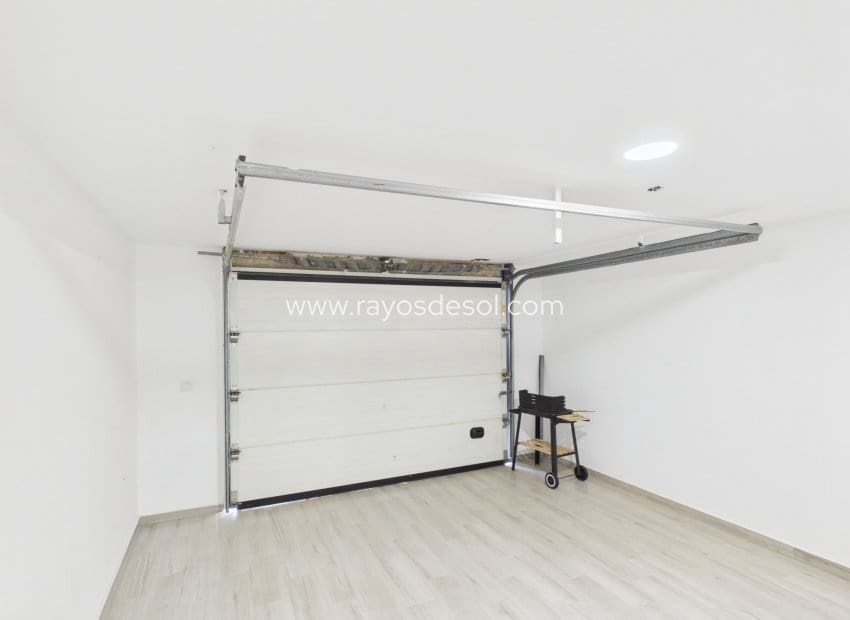 3 soveværelse Villa til salg i Finestrat med swimmingpool - € 800.000 (Ref: 10016584)