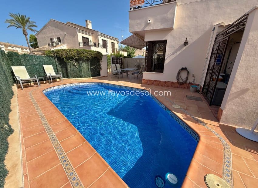 3 sypialnia Dom blizniak na sprzedaż w San Cayetano z basenem - 209 900 € (Ref: 10016592)